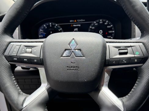 Used 2023 Mitsubishi Outlander SEL FWD image 19