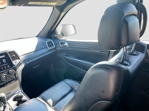 Used 2021 Jeep Grand Cherokee Limited image 24