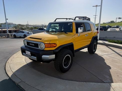 Used 2010 Toyota FJ Cruiser 4WD image 9
