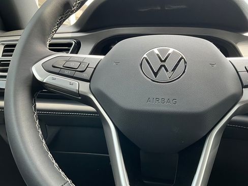 New 2025 Volkswagen Atlas Cross Sport SE image 24