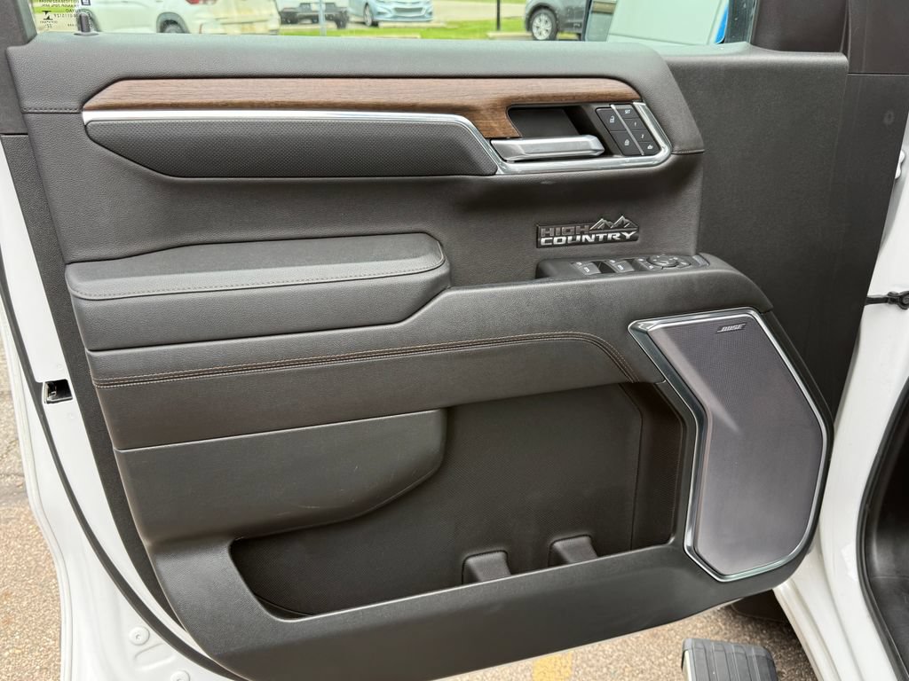Certified 2023 Chevrolet Silverado 1500 High Country w/ Technology Package AWD/4WD image 16