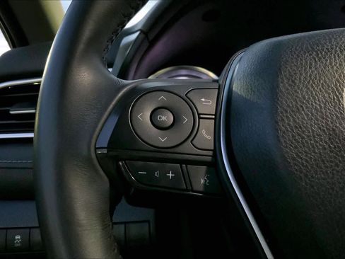 Used 2018 Toyota Camry SE image 24