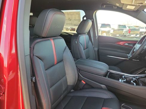 New 2026 Chevrolet Traverse RS w/ LPO, Floor Liner Package FWD image 18
