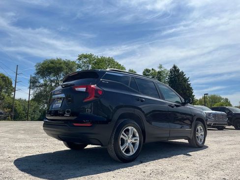 Used 2024 GMC Terrain SLE w/ Driver Convenience Package AWD/4WD image 9