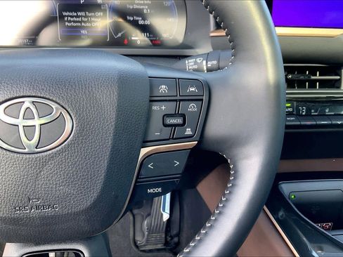 Used 2024 Toyota Crown Limited image 25