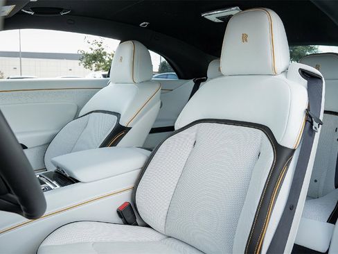 New 2025 Rolls-Royce Spectre Black Badge image 24