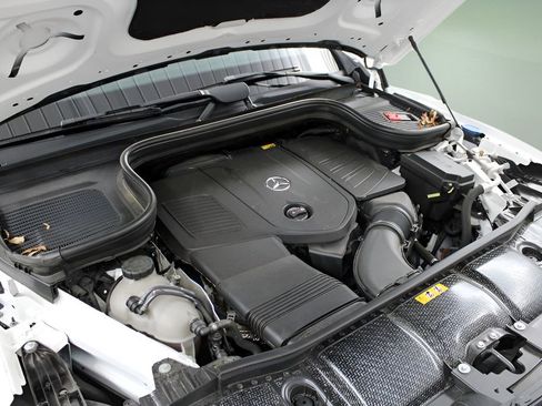 Used 2024 Mercedes-Benz GLE 350 4MATIC image 32
