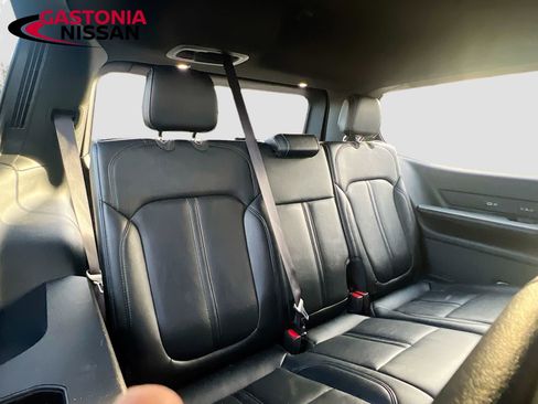 Used 2024 Jeep Wagoneer Series II w/ Flexible Seating Group image 37