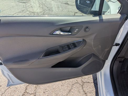 Used 2017 Chevrolet Cruze LT FWD image 14