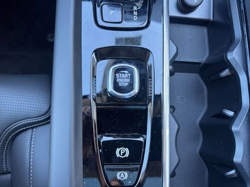 New 2026 Volvo XC60 T8 Ultra w/ Protection Package Premier AWD/4WD image 17