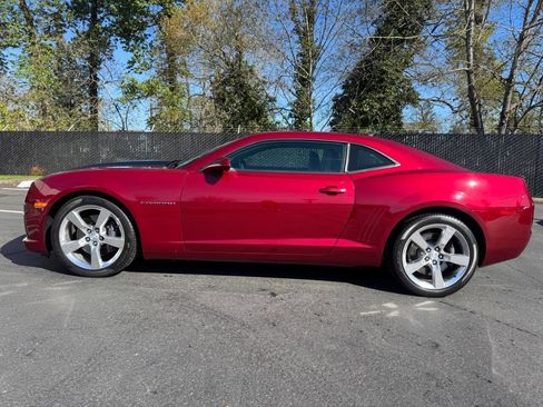 Used 2010 Chevrolet Camaro SS w/ RS Package image 2