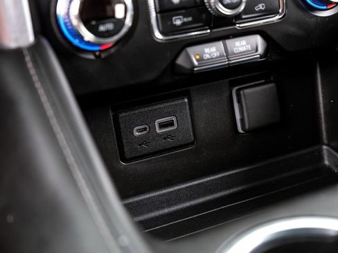 Used 2022 GMC Yukon XL SLE image 26