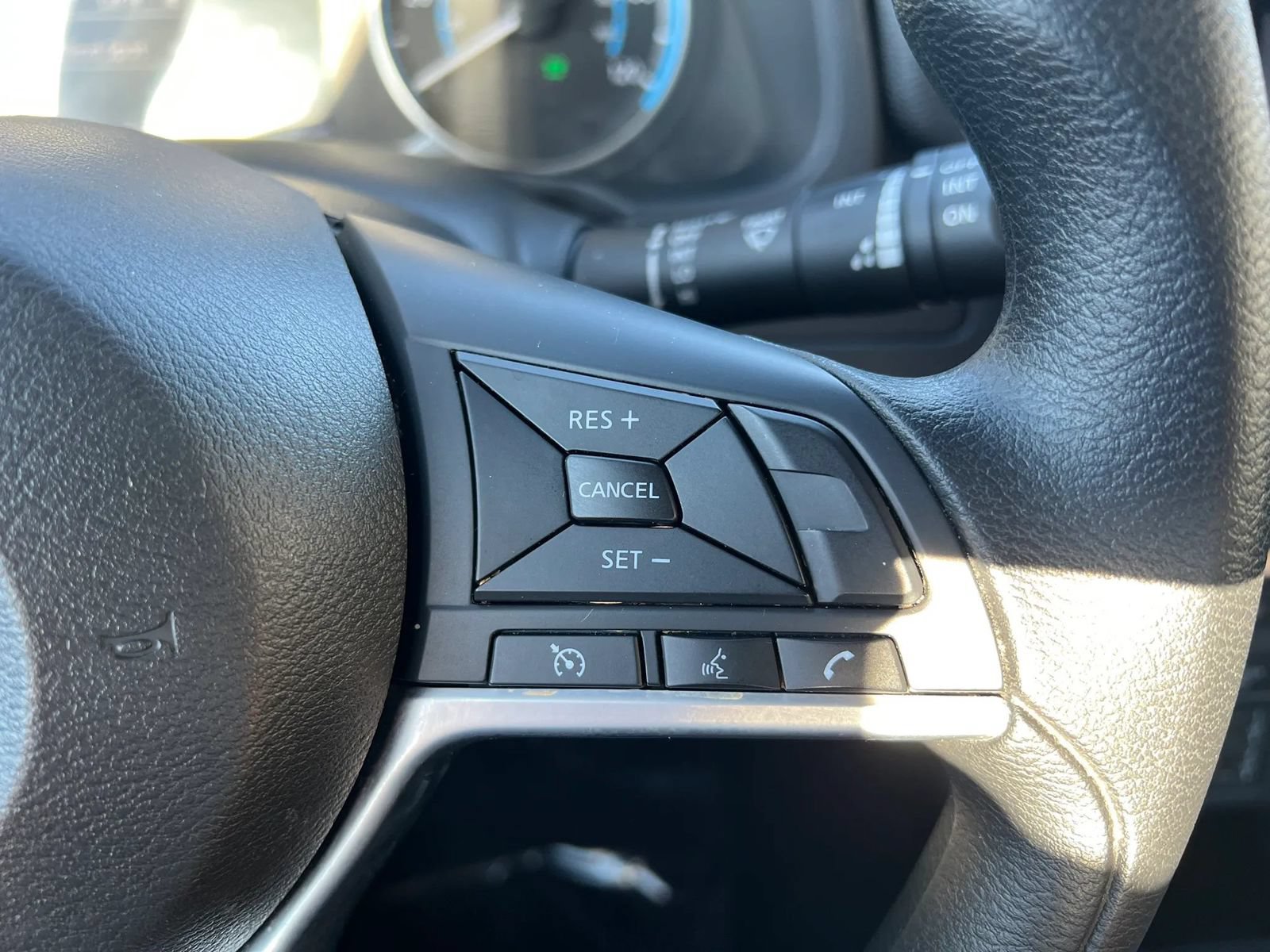 Used 2025 Nissan Leaf S FWD image 15