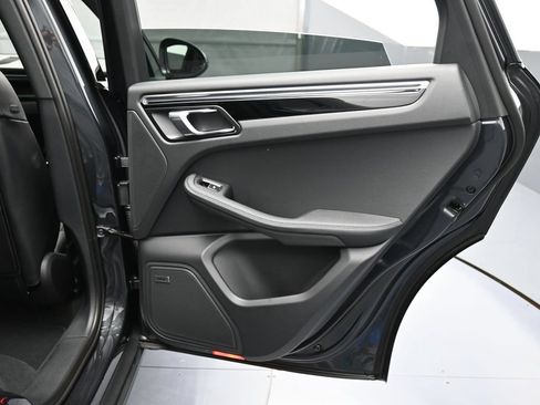 Certified 2026 Porsche Macan AWD/4WD image 25
