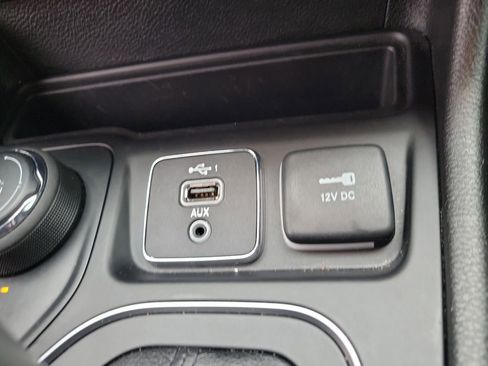 Used 2021 Jeep Cherokee High Altitude image 22