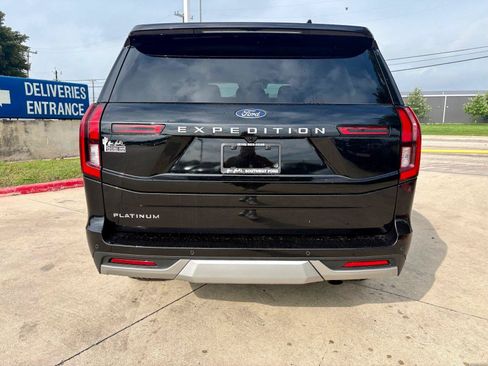 New 2026 Ford Expedition Platinum AWD/4WD image 4