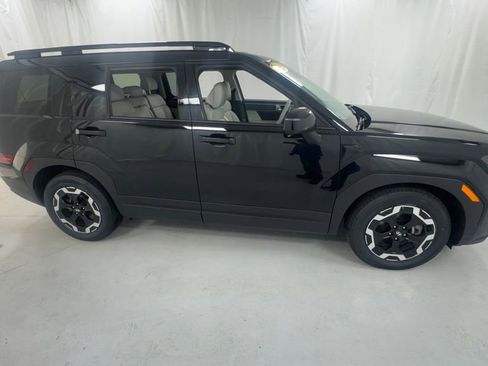Used 2025 Hyundai Santa Fe SEL AWD/4WD image 2