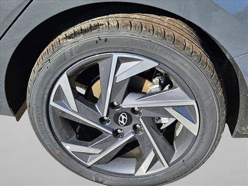 New 2025 Hyundai Elantra Sport image 10