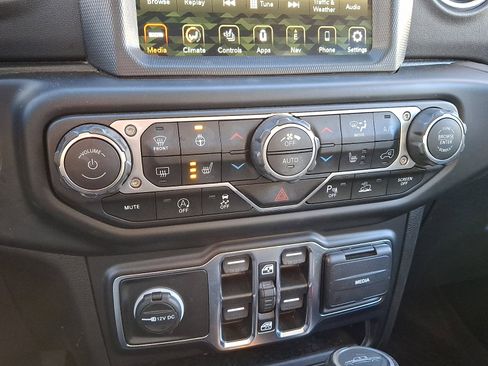 Used 2022 Jeep Gladiator Overland w/ Popular Equipment Package image 16