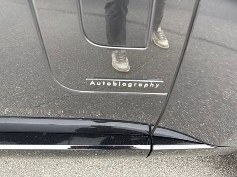 Used 2023 Land Rover Range Rover Long Wheelbase Autobiography AWD/4WD image 13