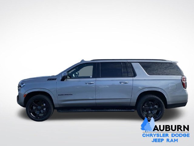 Used 2023 Chevrolet Suburban Z71 w/ Luxury Package AWD/4WD image 4