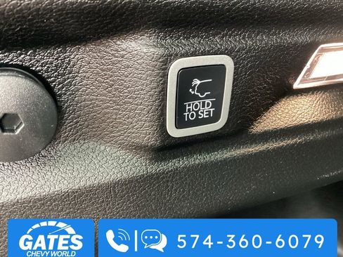 Used 2025 Jeep Grand Cherokee L Altitude AWD/4WD image 13