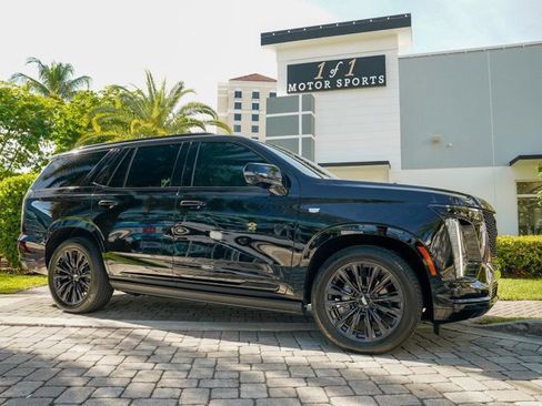 Used 2025 Cadillac Escalade Sport Platinum w/ LPO, ONYX Package image 1