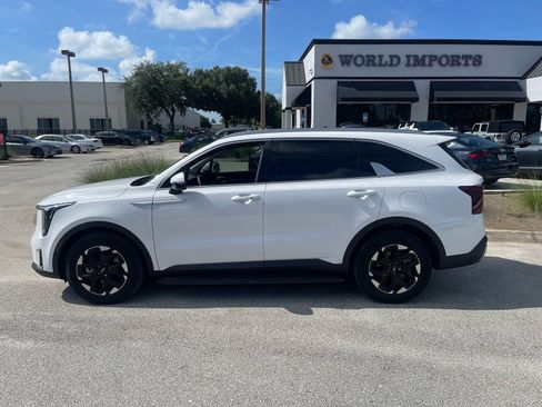 Used 2025 Kia Sorento S w/ Panoramic Sunroof Package FWD image 2
