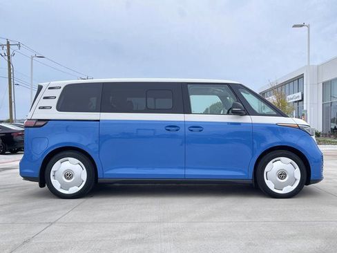 New 2025 Volkswagen ID. Buzz 1st Edition image 7