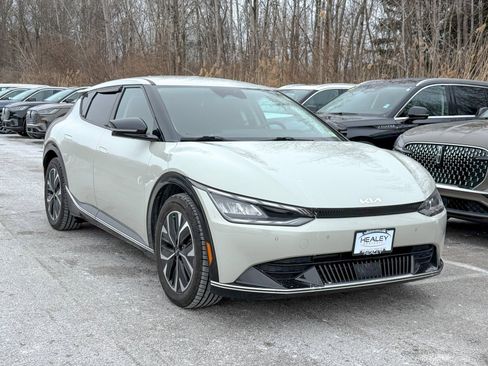 Used 2022 Kia EV6 Wind image 1
