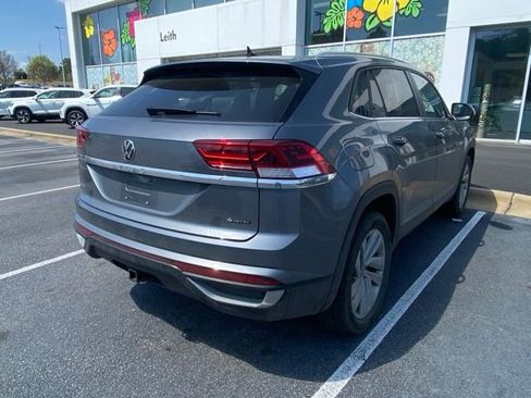 Certified 2023 Volkswagen Atlas Cross Sport SE w/ Panoramic Sunroof Package image 3