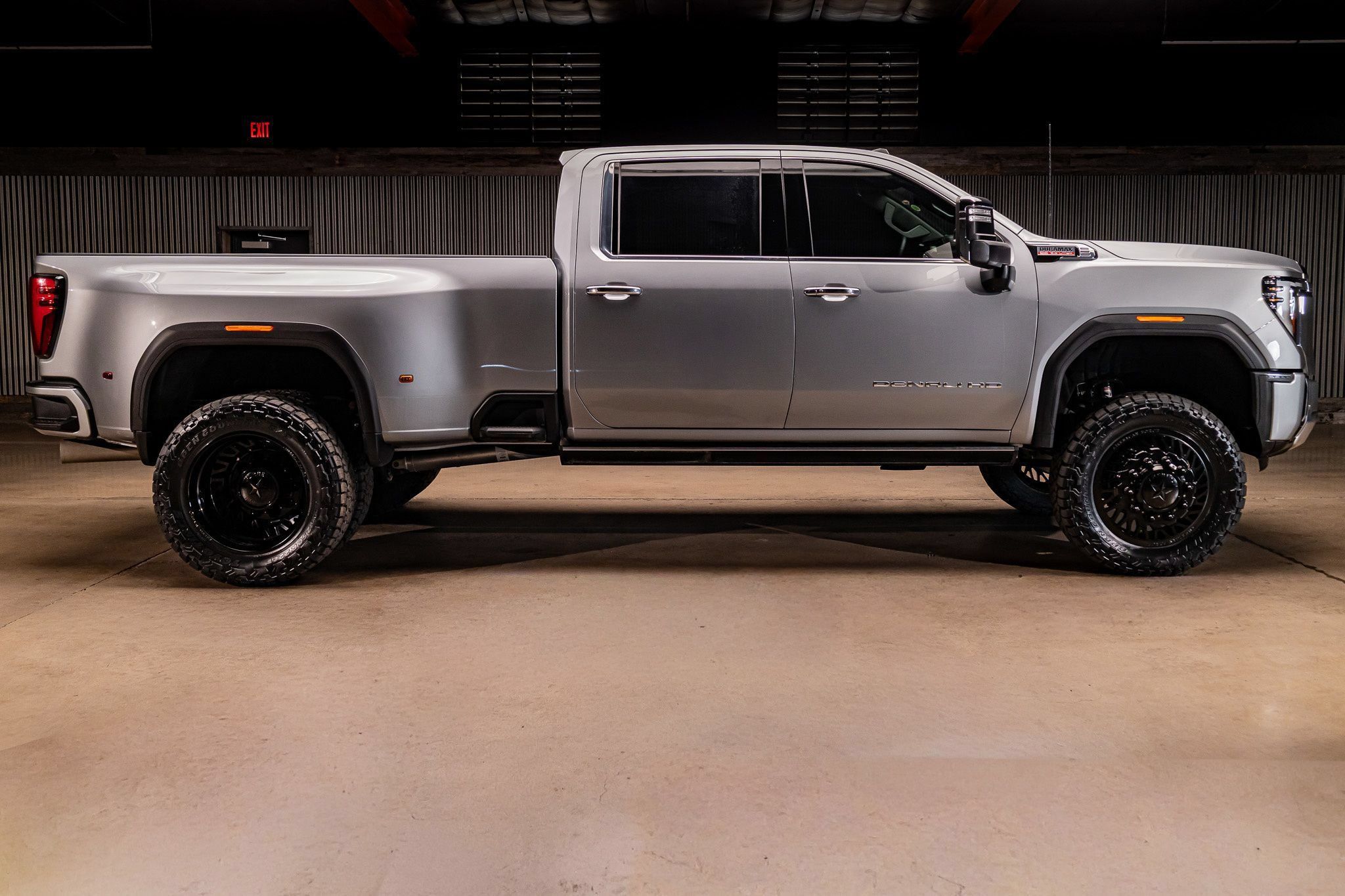 Used 2026 GMC Sierra 3500 Denali w/ Denali Reserve Package AWD/4WD image 11