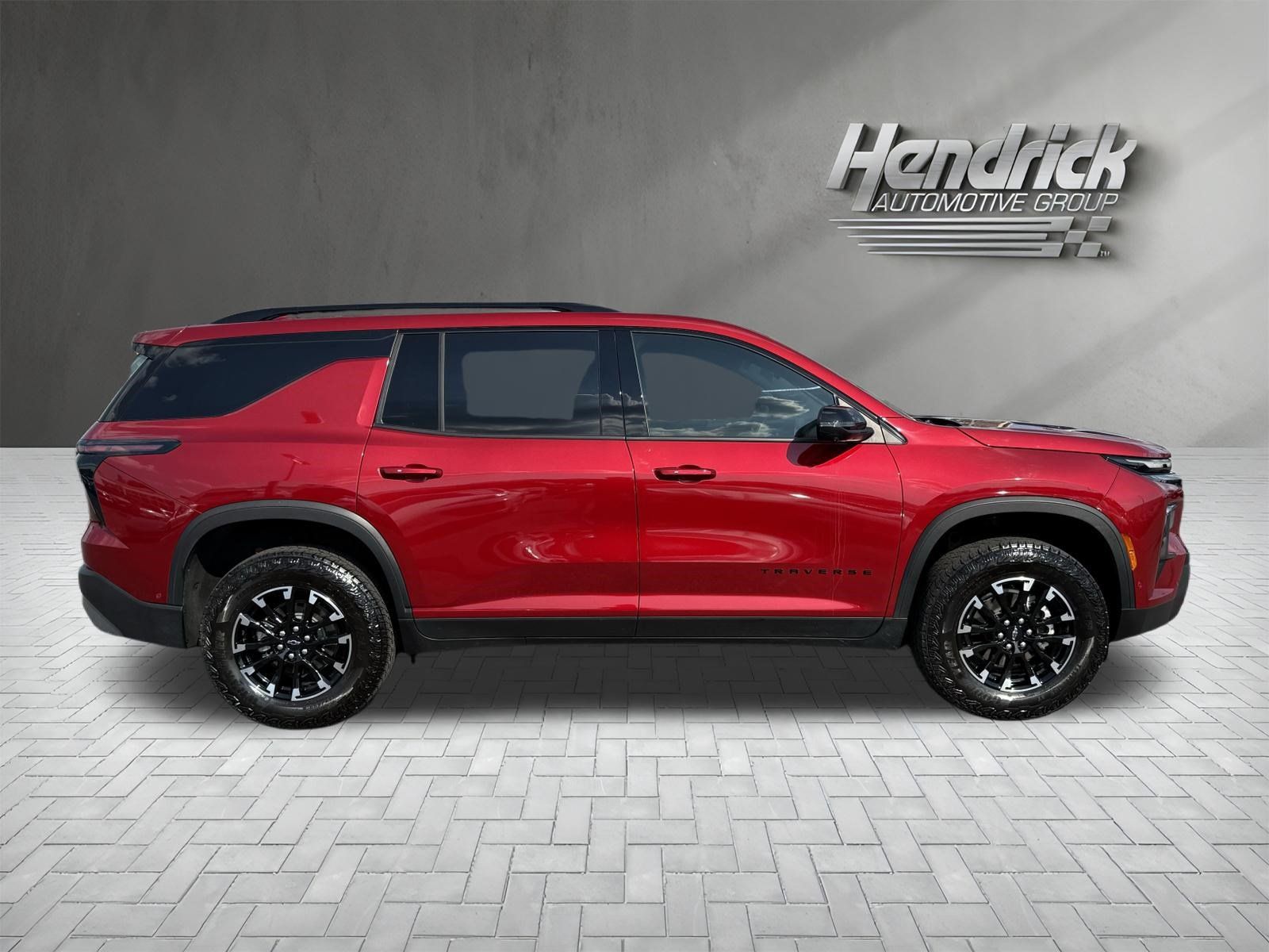 Used 2025 Chevrolet Traverse Z71 w/ Enhanced Driving Package AWD/4WD image 10