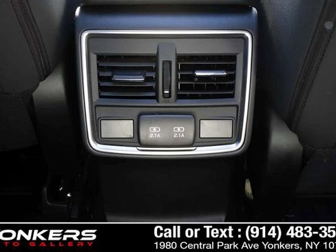 Used 2021 Subaru Forester Premium image 32