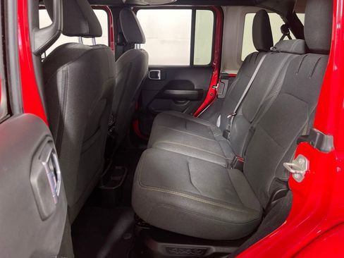 Used 2024 Jeep Wrangler Unlimited Sahara image 14