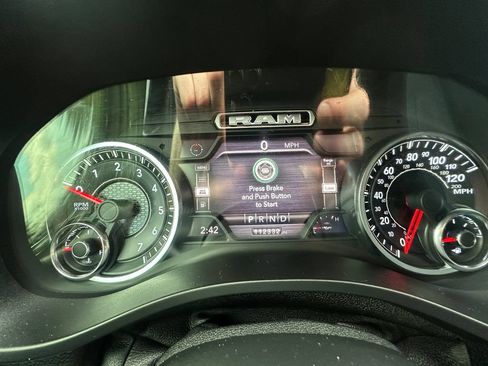 Used 2020 RAM 1500 Big Horn AWD/4WD image 13