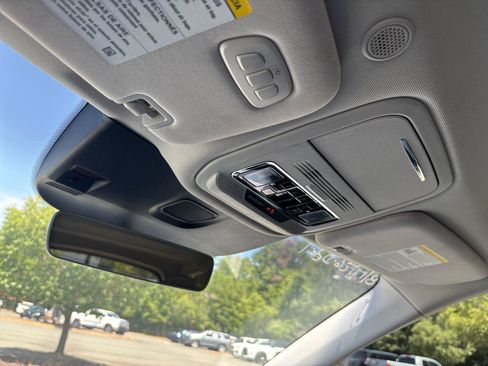 Used 2025 Lincoln Aviator 2WD image 30