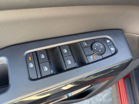 New 2026 Nissan Pathfinder SV image 12