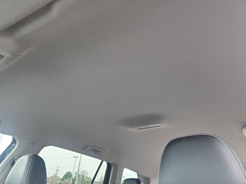 Used 2024 Volkswagen Atlas SE image 25