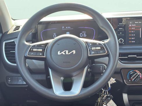 Used 2026 Kia Seltos LX FWD image 28