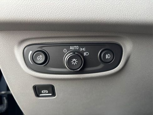 Used 2022 GMC Terrain SLT image 36