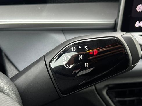 New 2026 Volkswagen Tiguan SE image 19