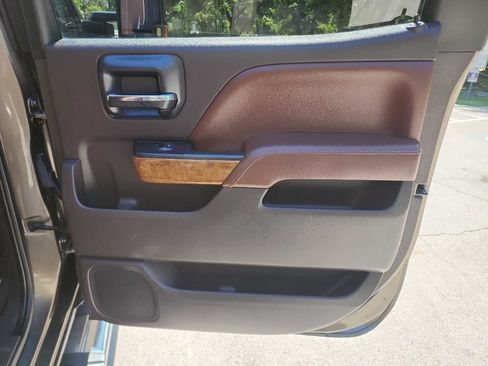 Used 2015 Chevrolet Silverado 2500 High Country w/ High Country Premium Package AWD/4WD image 32