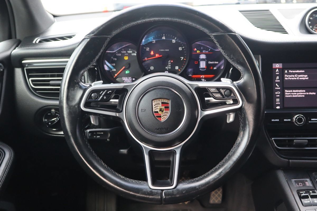 Used 2020 Porsche Macan AWD/4WD image 16