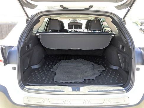 Used 2023 Subaru Outback Limited AWD/4WD image 35