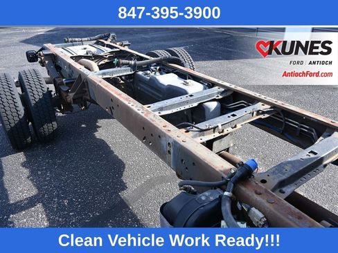 Used 2016 Ford F550 2WD Regular Cab Super Duty w/ XLT Interior Package image 37