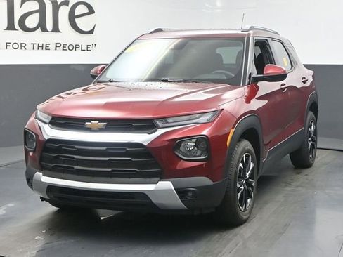 Used 2023 Chevrolet TrailBlazer LT AWD/4WD image 3