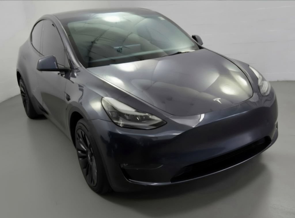 Used 2023 Tesla Model Y AWD image 4