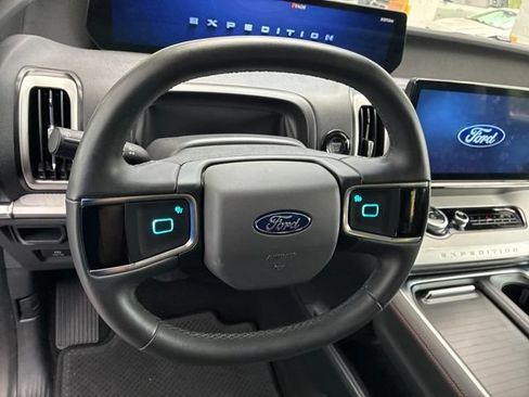 Used 2025 Ford Expedition Active RWD image 73
