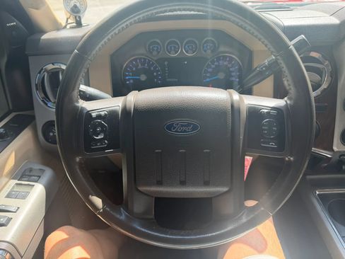 Used 2015 Ford F250 Lariat w/ Lariat Interior Package AWD/4WD image 18
